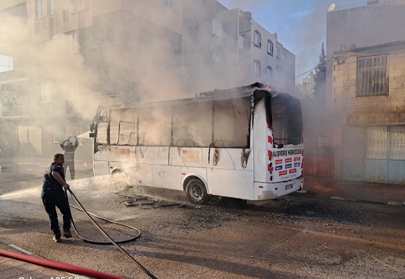 Kilis’te Korku Dolu Anlar: Özel Halk Otobüsü Alevlere Teslim Oldu