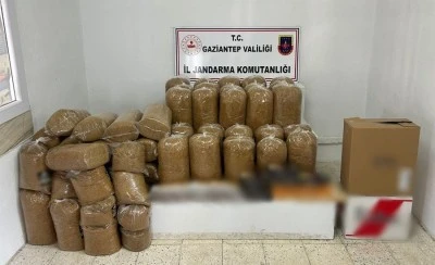 1 ton 700 kilo kaçak tütün ele geçirildi: 5 gözaltı