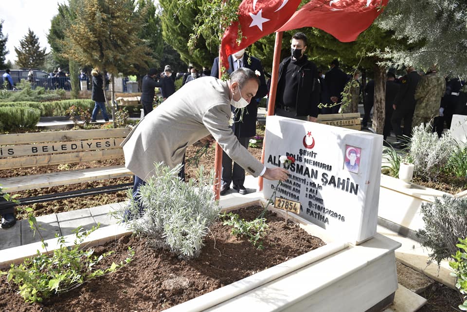 ÇANAKKALE ZAFERİNİN 106. YILDÖNÜMÜNDE ŞEHİTLERİMİZ RAHMET VE MİNNETLE ANILDI