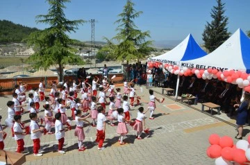 23 NİSAN KUTLAMALARI ARALIK DERNEĞİ OKULUNDA GERÇEKLEŞTİ