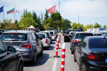 3 milyon 814 bin 544 yolcu girişi ve çıkışı oldu