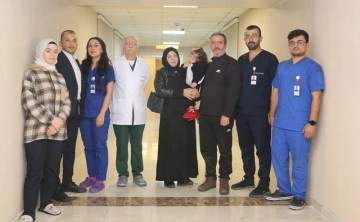 3 yaşındaki Esil, Medical Point’te solunum cihazından kurtuldu