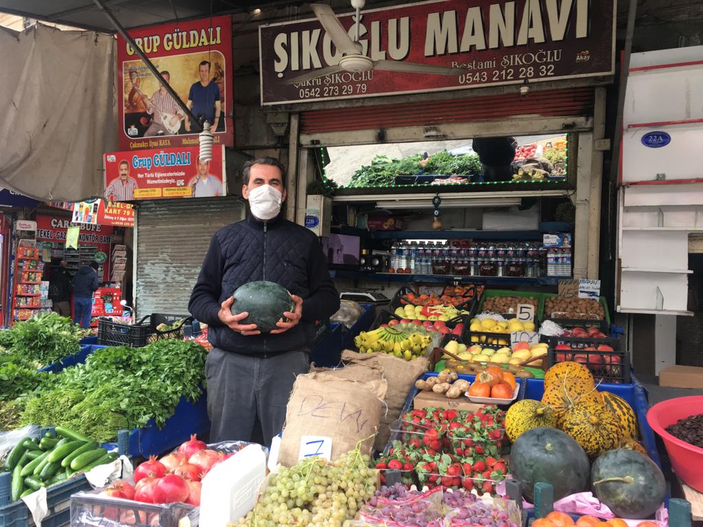 YAZ AYLARINDA TÜKETİLEN KARPUZ KIŞ AYIN'DA DA TEZGAHTA