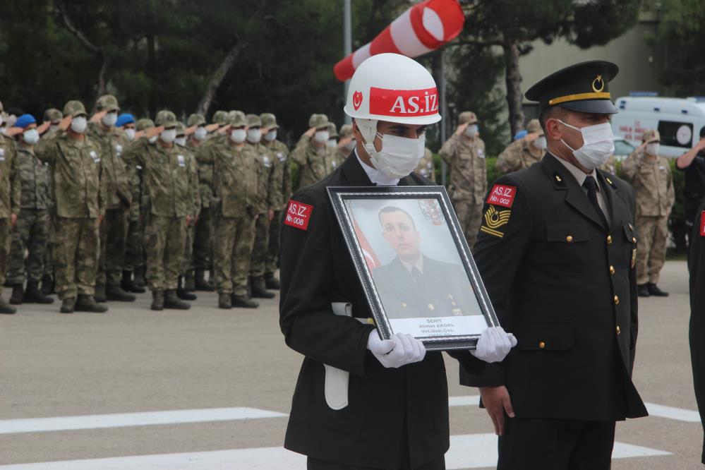 ŞEHİT UZMAN ÇAVUŞ MEMLEKETİNE UĞURLANDI