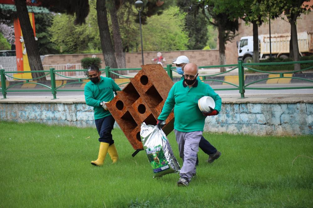 SEÇİM SANDIKLARI KEDİ EVİ OLDU