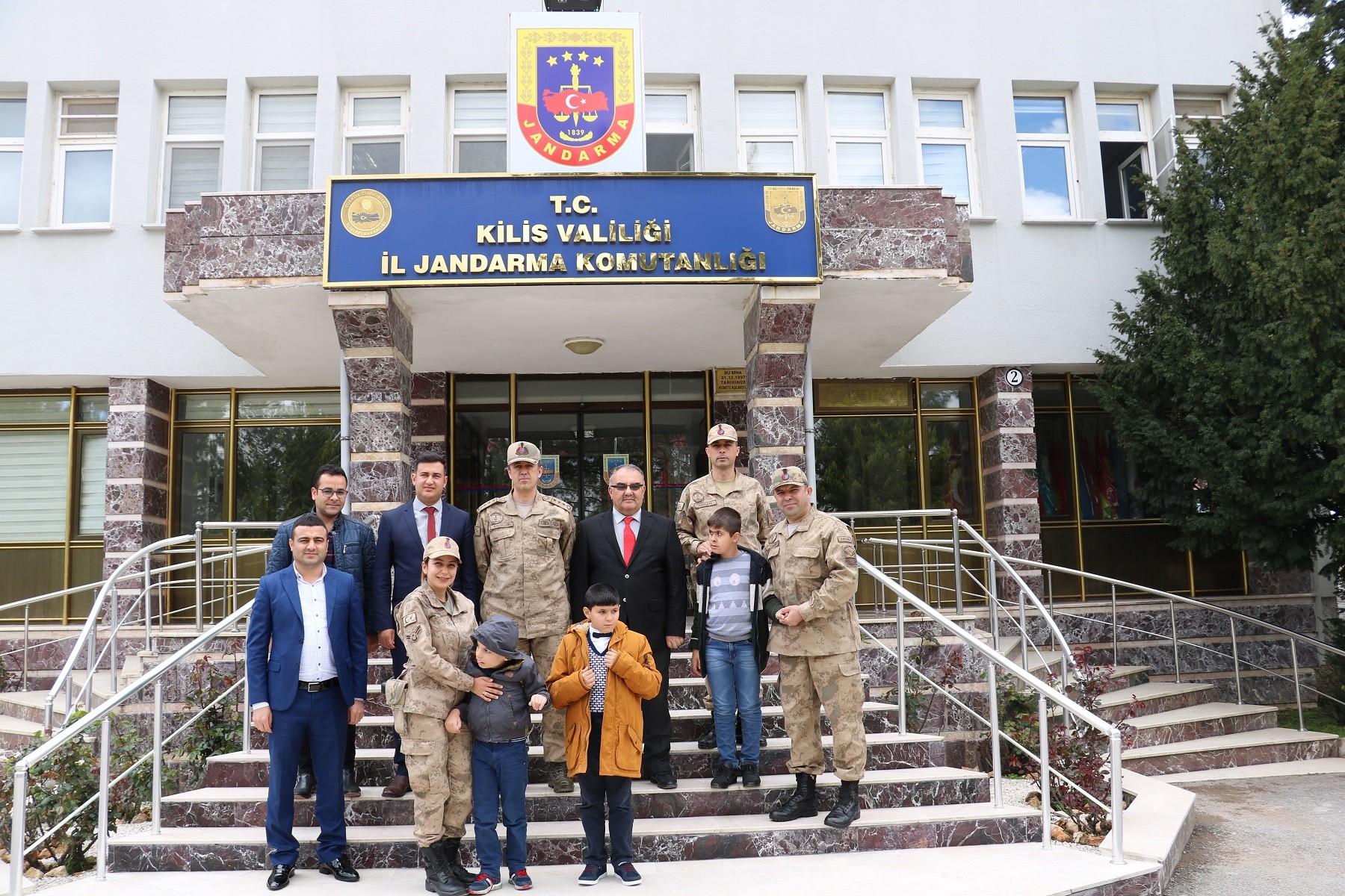 Kilis'te jandarmadan otizme karşı mavi ışık