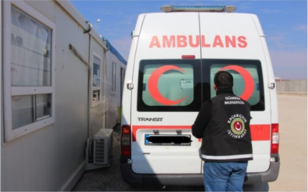 G.ANTEP'TE ÖZEL HASTANEYE AİT SURİYE'DEN DÖNEN AMBULANSTA 20 KİLOGRAM ESRAR ELE GEÇİRİLDİ