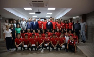  ADİL SANİ KONUKOĞLU SPOR LİSESİ ÖDÜL TÖRENİ