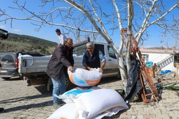 Afetzede Besiciler, Gaziantep Büyükşehir’in Dağıttığı 2 Bin Tonluk Yem Desteğinden Memnun