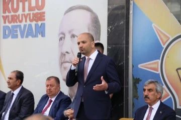 AK PARTİ İL BAŞKANI AV. MURAT KARATAŞ PARTİDE YAPILAN BAYRAMLAŞMADA KONUŞTU!  “6’LI MASADAN TÜRKİYE’YE HAYIR GELMEZ”