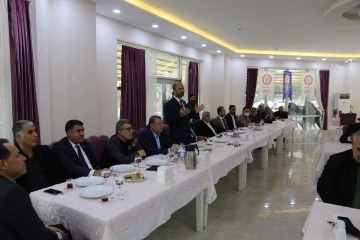 AK PARTİ TARAFINDAN UYUŞTURUCU İLE MÜCADELE KONUSUNDA GENİŞ BİR TOPLANTI YAPILDI