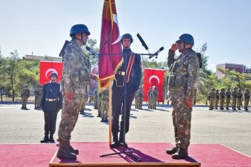 Alay komutanlığında sancak devir teslimi yapıldı