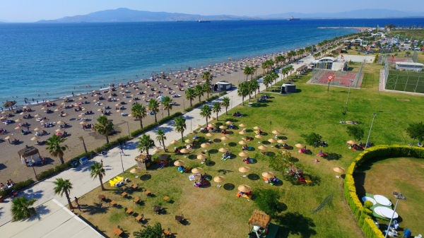 Aliağa Ağapark Plajı 5. kez Mavi Bayrak ile taçlandırıldı
