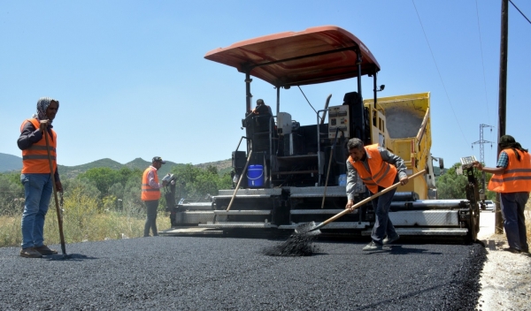 Aliağa’da Hayvan Bakım ve Yaşam Alanı’na giden yol asfaltlanıyor
