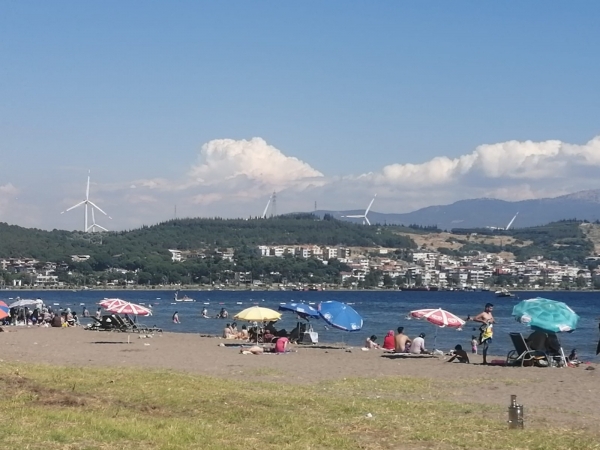 Aliağa’da sahiller canlanmaya başladı
