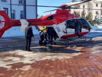 AMBULANS HELİKOPTER DOĞUM SANCISI TUTAN KADIN İÇİN HAVALANDI