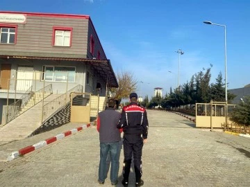 Aranan şahıslar yakalanarak cezaevine teslim edildi