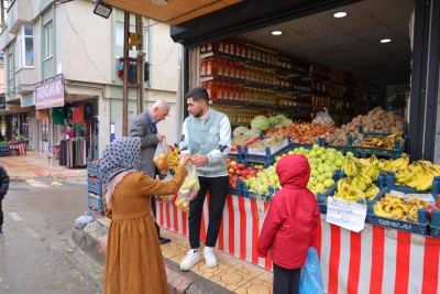 Askıda meyve, sebze ile ihtiyaç sahiplerine destek