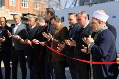 Asrın Felaketinde Hasar Alan Cami ibadete açıldı