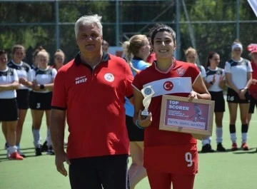 Avrupa’nın en iyi sporcusu ve Avrupa Gol Kraliçesi Polisgücü’nden