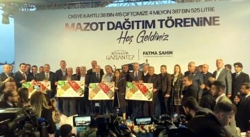 Bakan Şimşek, çiftçilere mazot ve sertifikalı tohum dağıttı