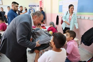 Başkan Ramazan ve beraberindeki heyet öğrencileri sevindirdi