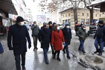 BAŞKAN ŞAHİN GAZİLER CADDESİ’NDE İNCELEMELERDE BULUNDU