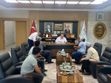 Başkan Servet Ramazan &quot;Vatandaşları makamında ağırlıyor, sorunlarına çözüm önerileri sunuyor&quot;