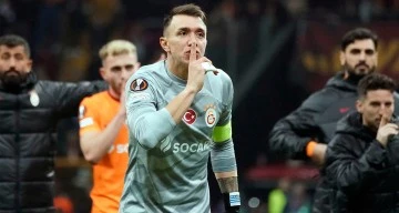 Beşiktaş derbilerinin en deneyimlisi Fernando Muslera