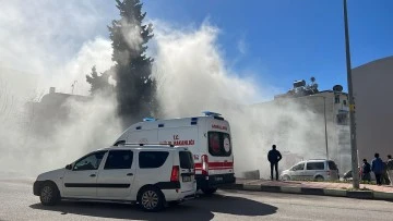 Bir evin Odunluğunda çıkan yangın itfaiye tarafından söndürüldü