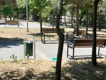 Bu parkın temizliğini kim yapacak?