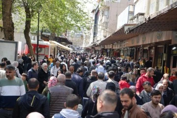 Çarşı pazarda bayram yoğunluğu