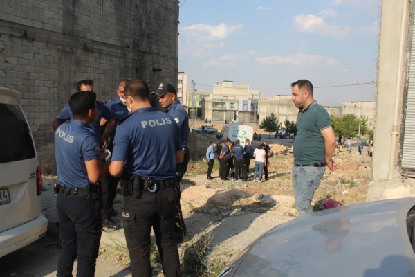 ÇATI'DAN DÜŞEN TESİSAT USTASI HAYATINI KAYBETTİ