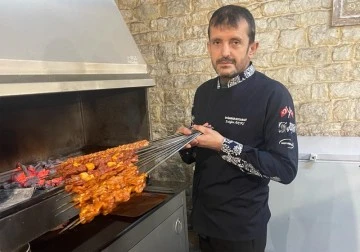 Çevre illerden Kilis’e gelen vatandaşlar kebap çeşitlerini tercih ediyor