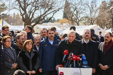 Cumhurbaşkanı, Büyükşehir İle Afad’ın Kurduğu Çadır Kenti Ziyaret Etti