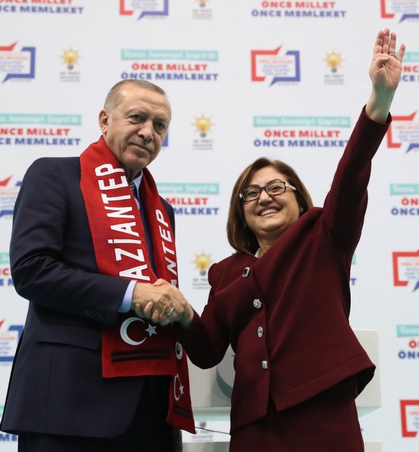 CUMHURBAŞKANI ERDOĞAN'DAN FATMA ŞAHİN'E ÖVGÜ