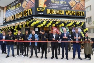 Dürümcü Yaşar Usta açılışını gerçekleştirdi