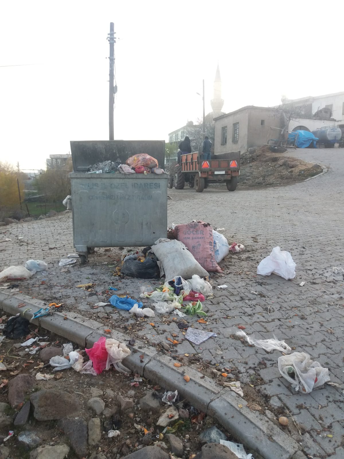 GELECEK İL BAŞKANI KOSKA "KÖYLERDE ÇÖPLER TOPLANMIYOR MU?"