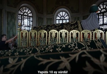 Emir sultan türbesinin 10 aylık sanduka örtüsü kandilde yerine geldi