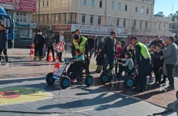 Emniyet kemeri simülasyon aracı Kilis’te