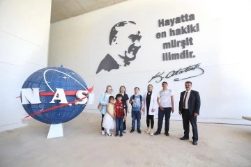  ENGELSİZ YAŞAM MERKEZİ ÖĞRENCİLERİ NASA SERGİSİYLE UZAYA YOLCULUĞU KEŞFETTİ