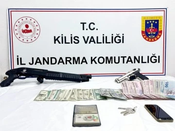 Evinden hırsızlık yapıp, ateş yakanları jandarma buldu 