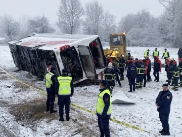 Feci kaza! Otobüs devrildi