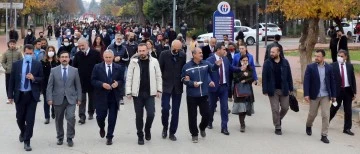 GAÜN’DE ÖĞRETMENLER GÜNÜNE ÖZEL YÜRÜYÜŞ DÜZENLENDİ