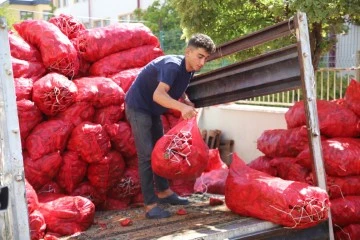 Gaziantep'te salça mesaisi sürüyor