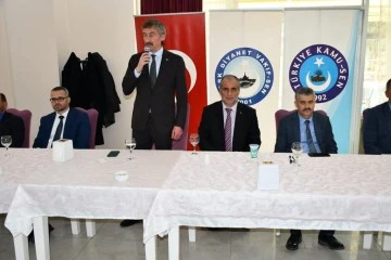 Genel Başkan Ünal, üyeleriyle buluşup yeni üyelerine rozet taktı