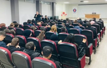 Hastanedeki tedavisini yarım bıraktı, öğrencilere Gazze'yi, anlattı