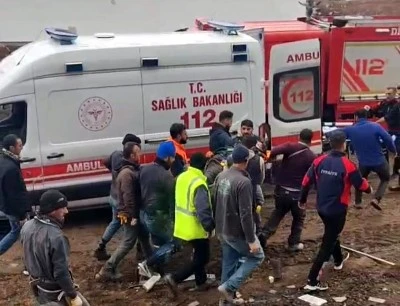 İnşaatta asansör boşluğuna düşen işçi hayatını kaybetti