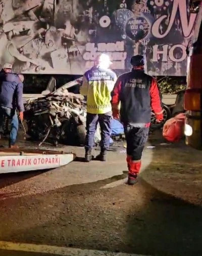 İzmir'de freni boşalan kamyon 7 aracı biçti: 3 ölü, 7 yaralı