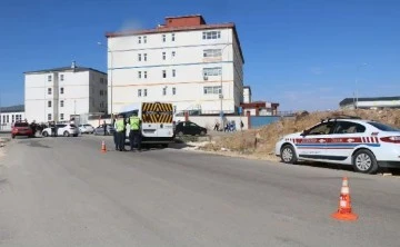 Jandarmadan okul servis araçlarına şok denetim